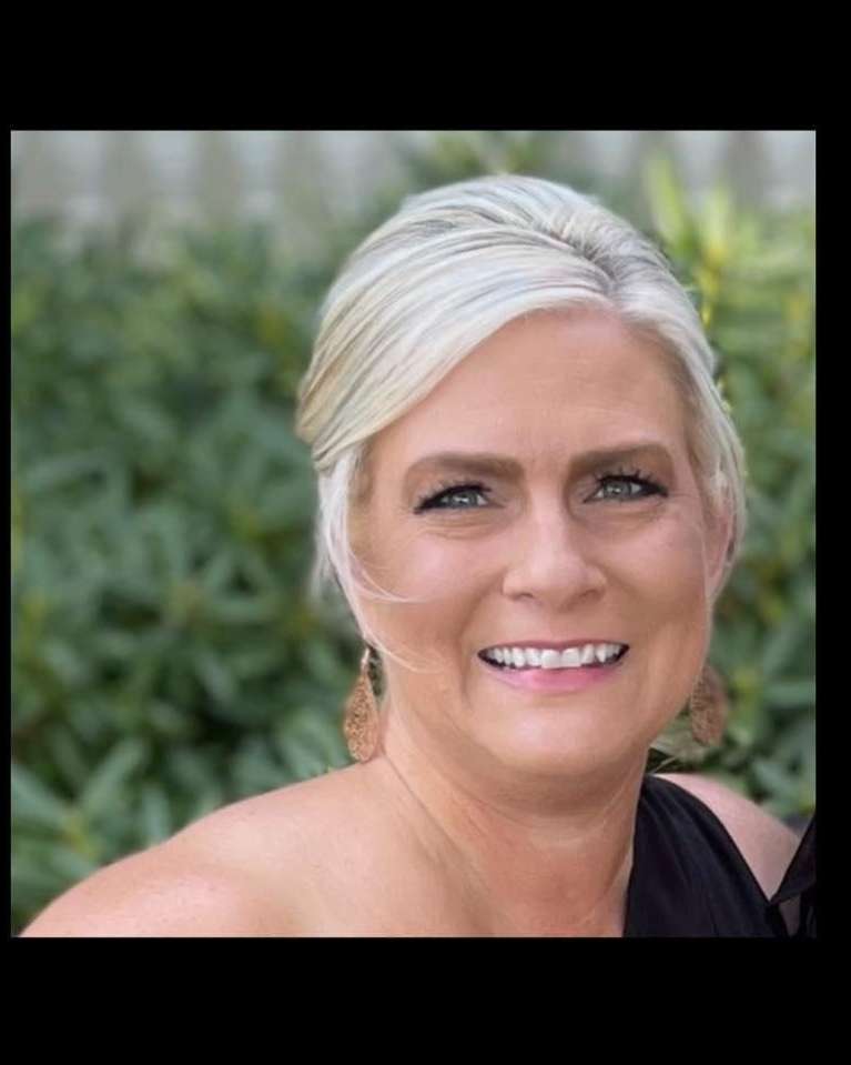headshot of angie director of clinic | dentist snohomish wa