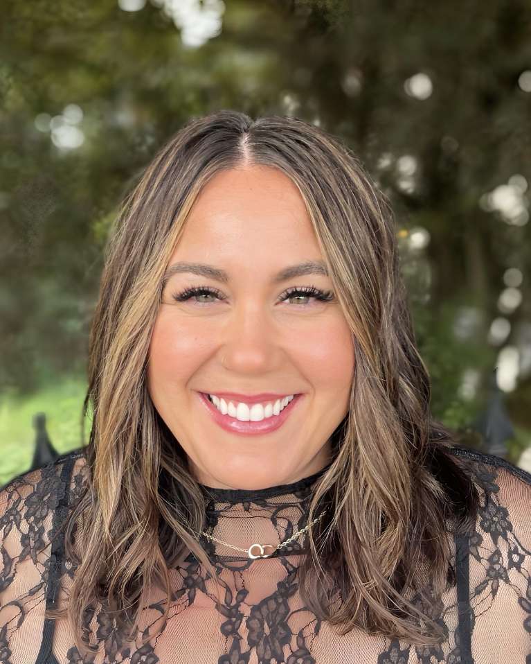 nicole dental assistant | blu dental & wellness